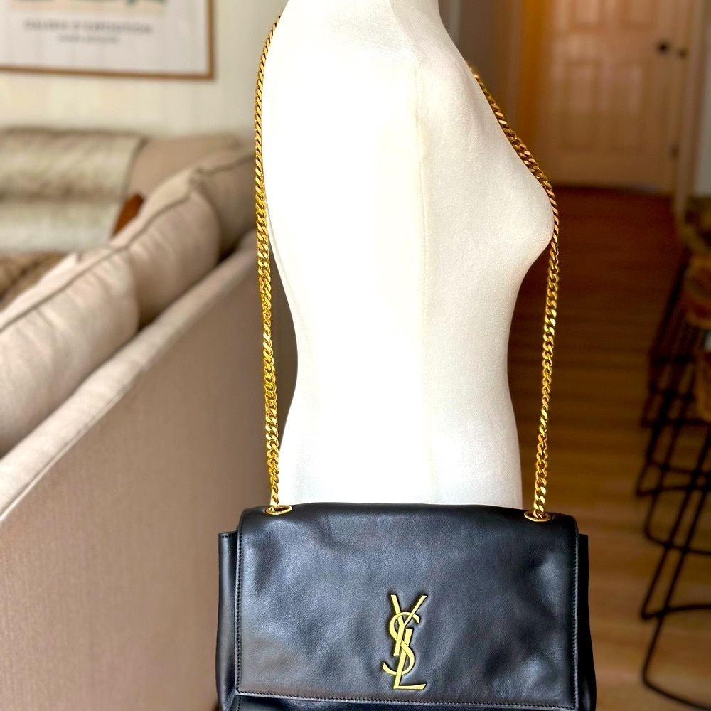 🔥🔥Beautiful Vintage Reversible Purse Little Use Perfect Condition with Dustbag